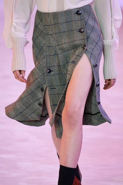 Look 11